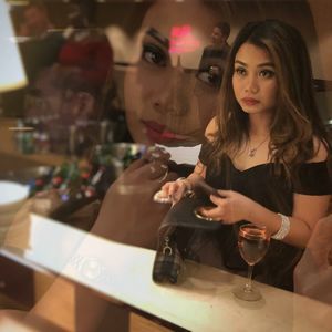 Meet your Posher, Lorlie